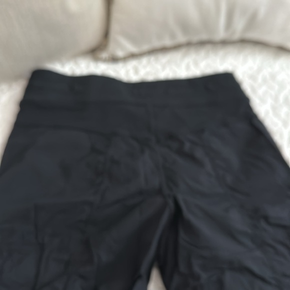 Lululemon studio crops - Picture 6 of 6